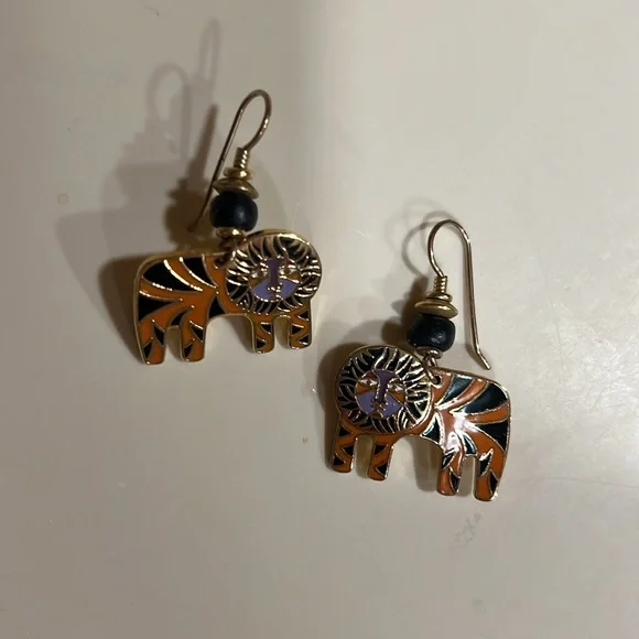 Laurel Burch Lion Dangle Earrings - Picture 8 of 9